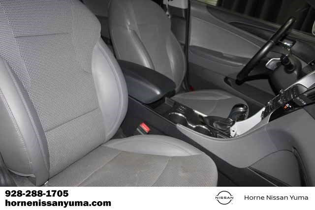 Used 2014 Hyundai Sonata SE w/ Premium Package 04 FWD image 6