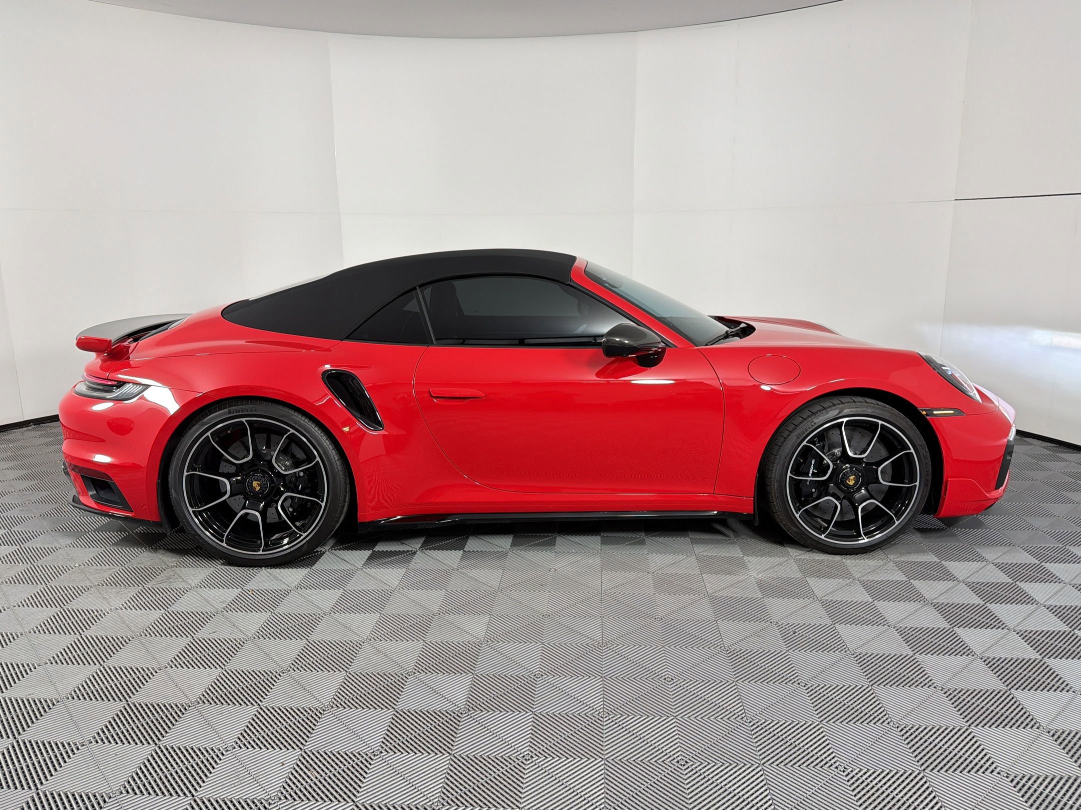 Certified 2025 Porsche 911 Turbo S image 33