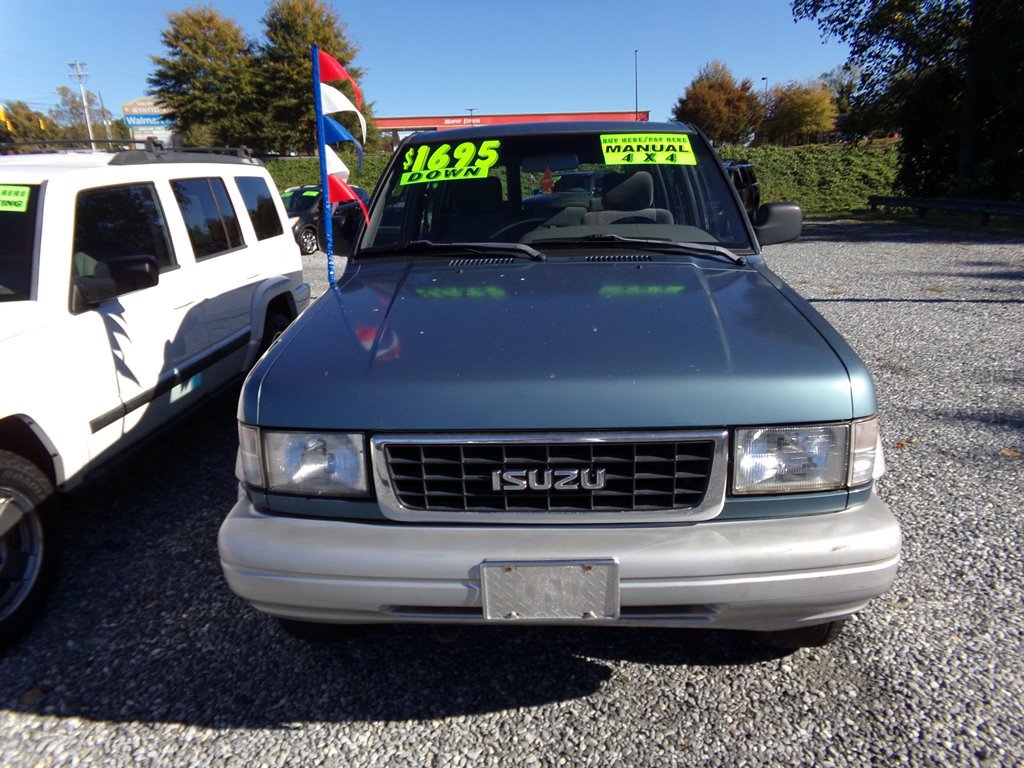 Used 1997 Isuzu Trooper LS image 2