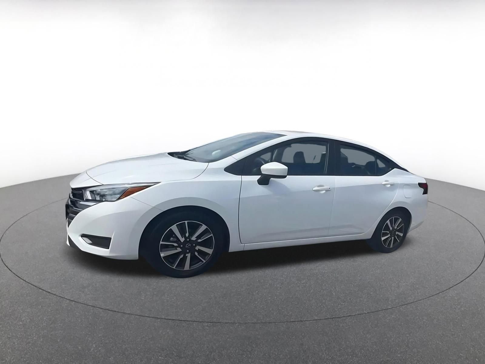 Used 2025 Nissan Versa SV FWD image 8