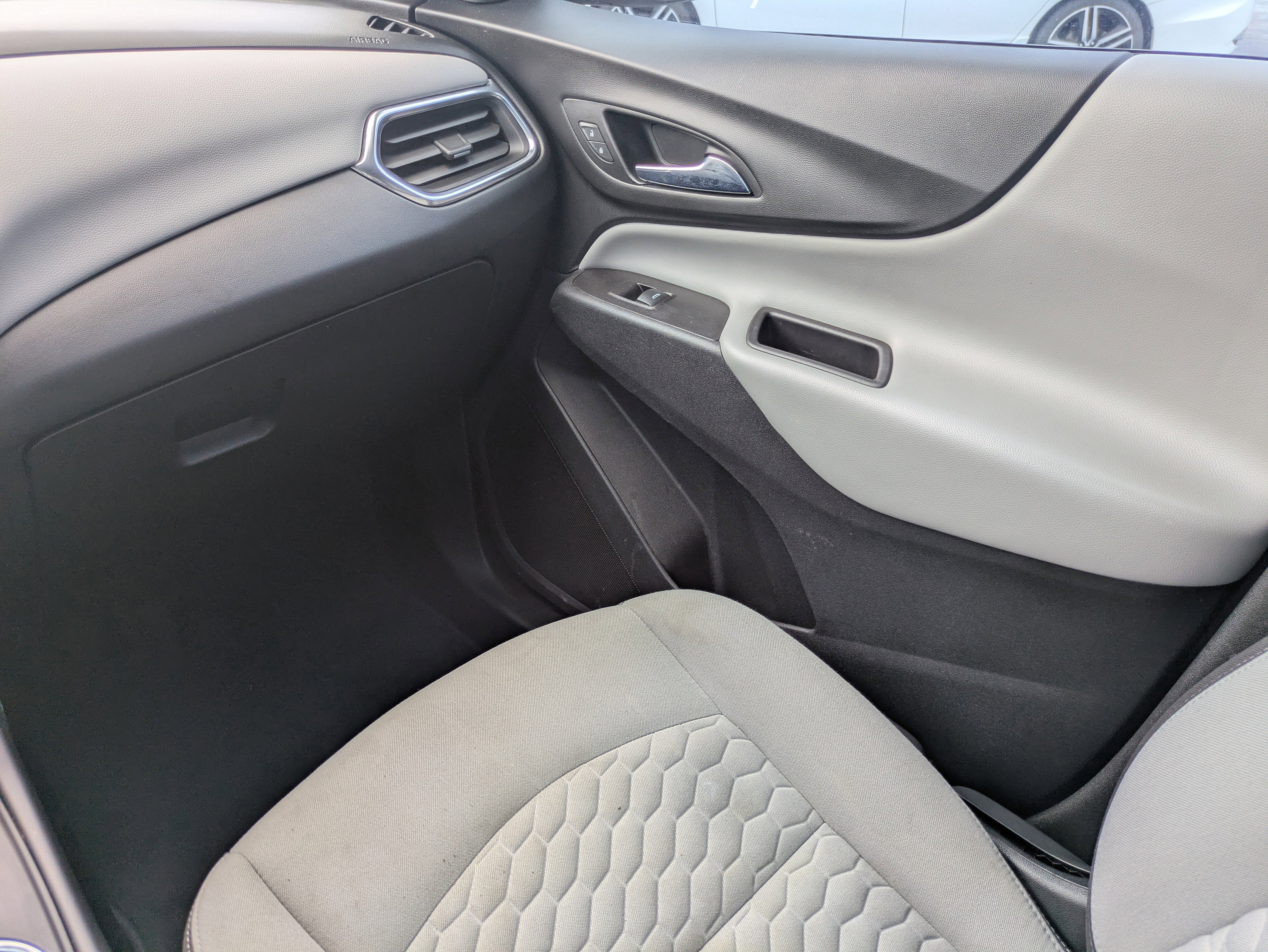 Used 2021 Chevrolet Equinox LS FWD image 10