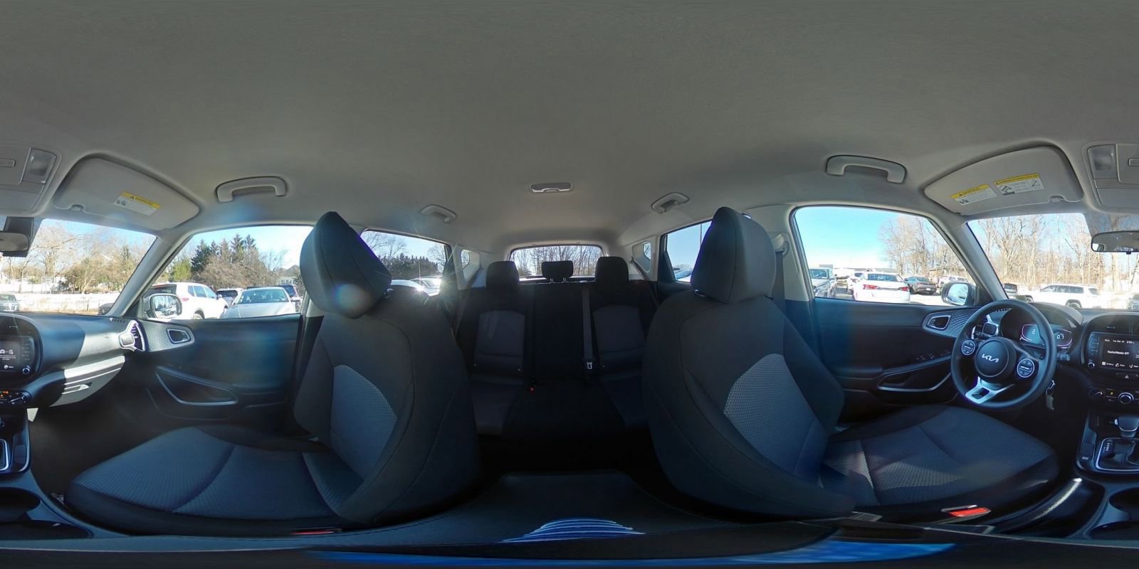 Used 2025 Kia Soul LX w/ LX Technology Package FWD image 39