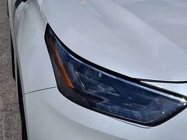 Used 2023 Toyota Highlander XLE FWD image 9