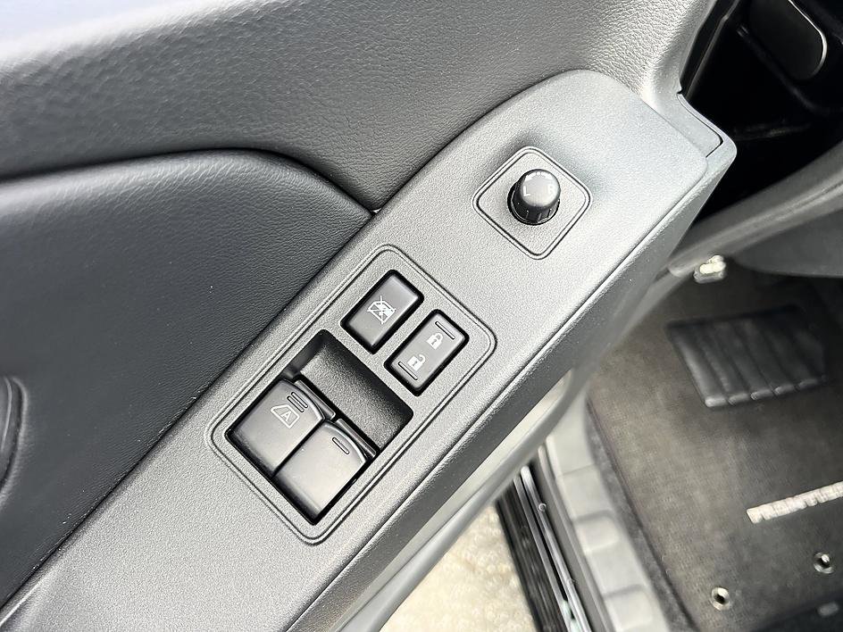 Certified 2025 Nissan Frontier SV image 20