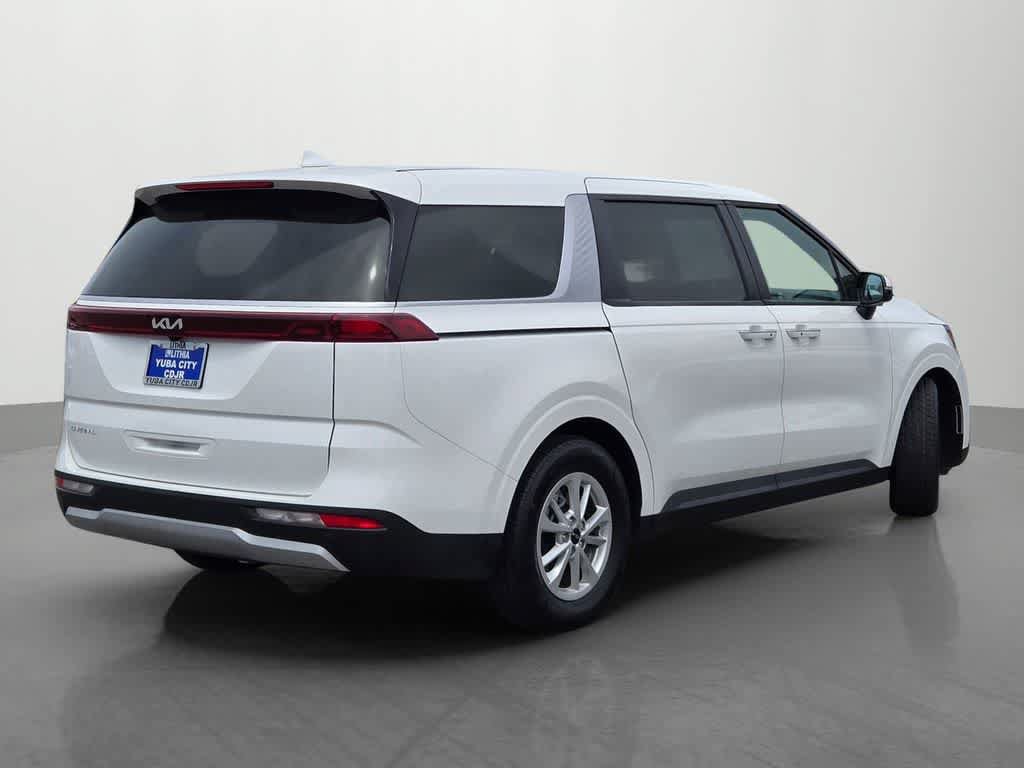 Used 2024 Kia Carnival LX FWD image 5