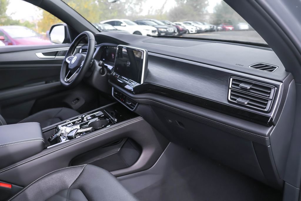 New 2026 Volkswagen Atlas Cross Sport SE image 40