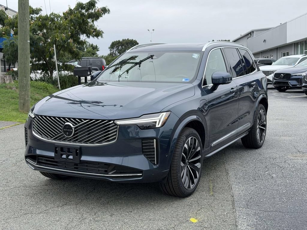 New 2026 Volvo XC90 T8 Plus w/ Protection Package AWD/4WD image 22