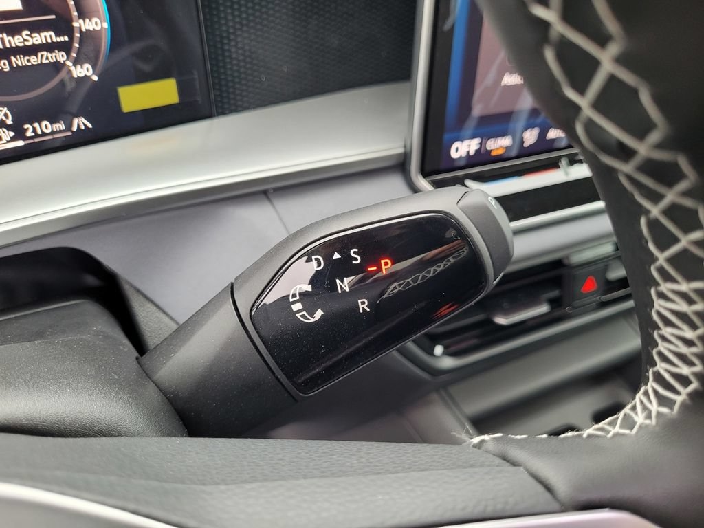 New 2026 Volkswagen Tiguan SE AWD/4WD image 23