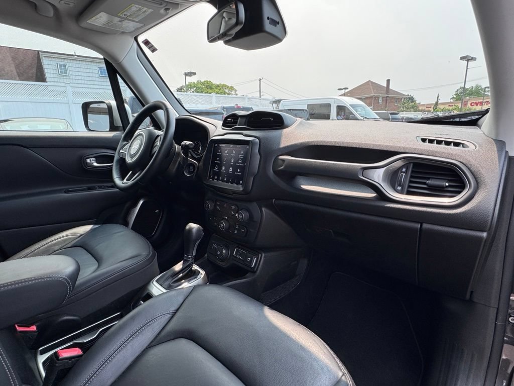 Certified 2018 Jeep Renegade Limited w/ UConnect 8.4 Nav Group AWD/4WD image 17