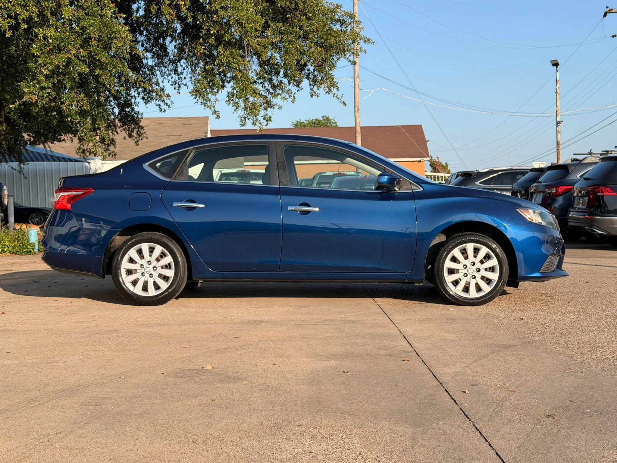 Used 2019 Nissan Sentra S FWD image 2
