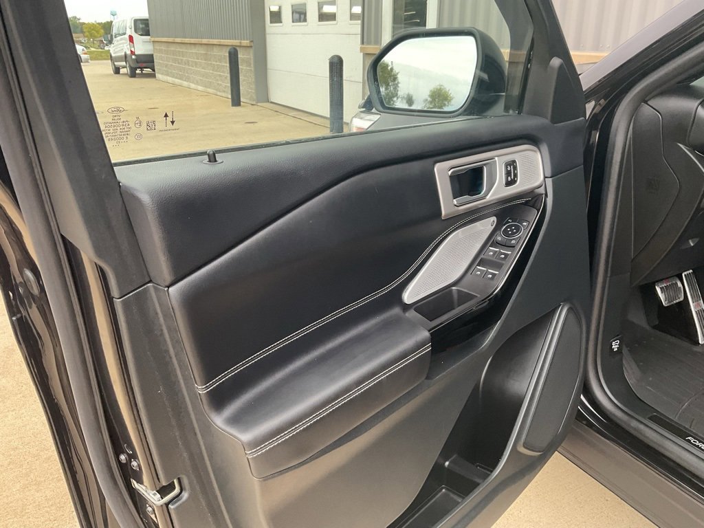 Used 2023 Ford Explorer ST w/ Equipment Group 401A image 8