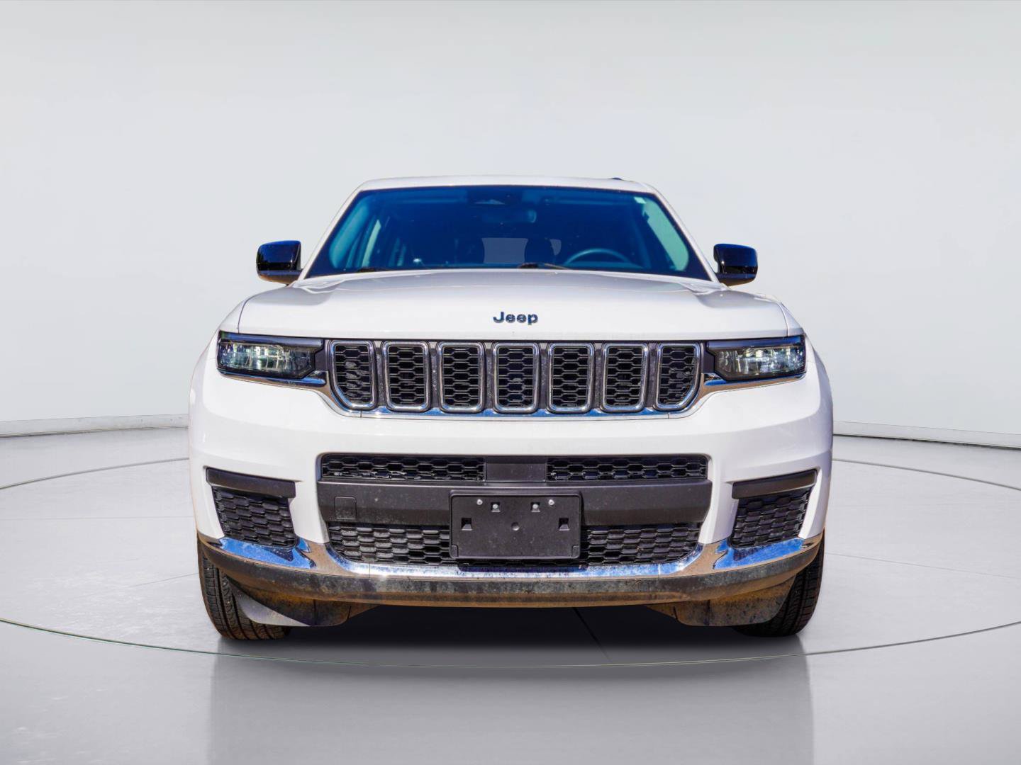 Used 2024 Jeep Grand Cherokee L Laredo RWD image 3