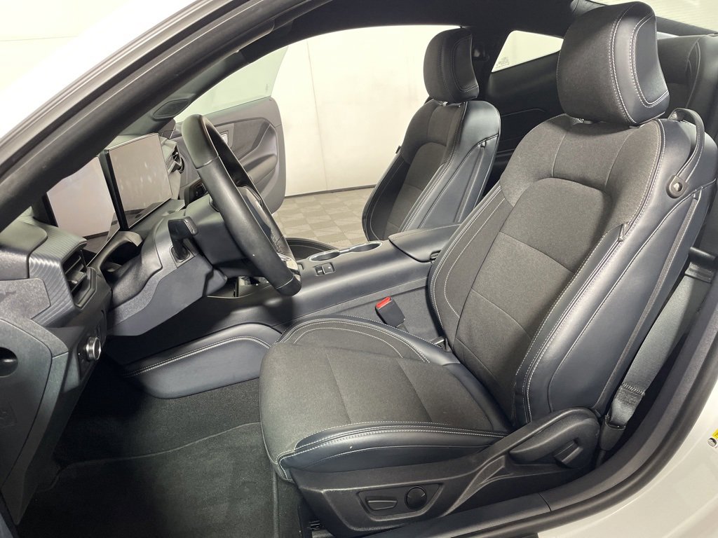 Used 2024 Ford Mustang Coupe image 11