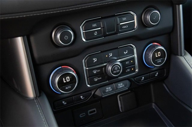 Used 2024 Chevrolet Tahoe Z71 w/ Luxury Package image 22