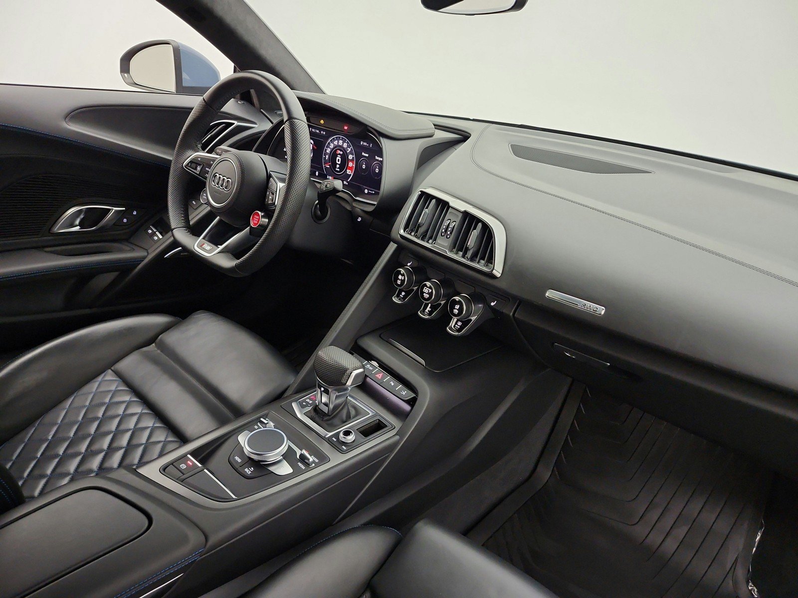 Used 2021 Audi R8 V10 w/ Premium Package RWD image 16