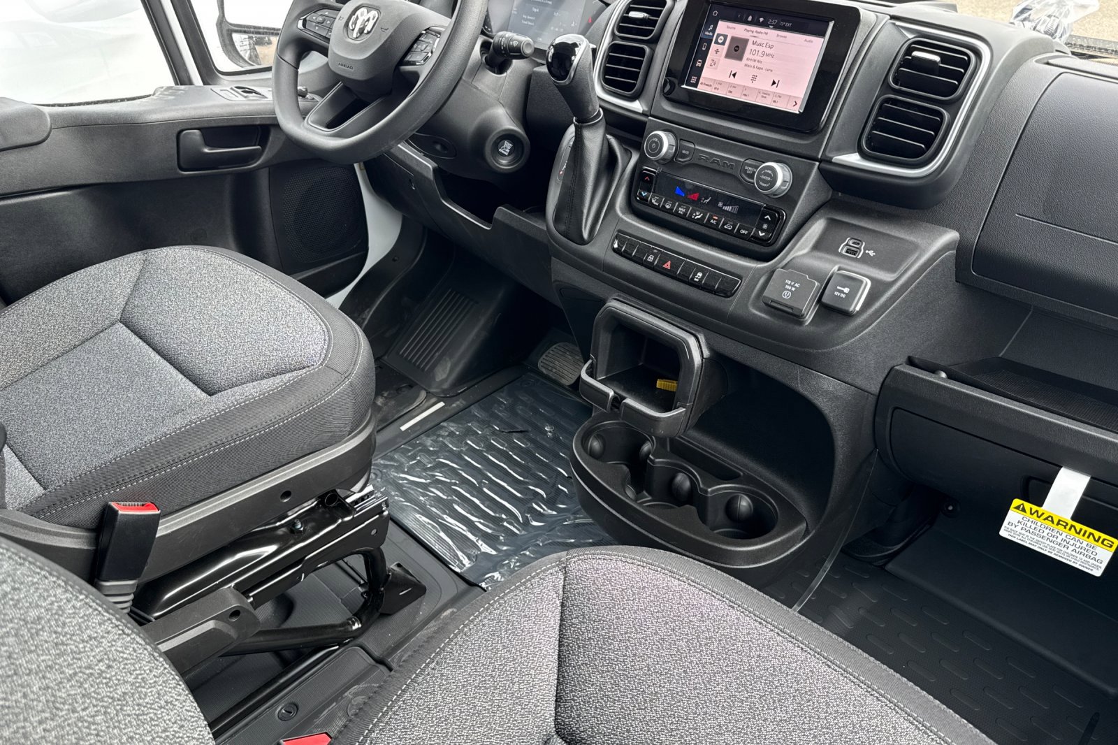 New 2026 RAM ProMaster 2500 w/ Quick Order Package 22G SLT image 14