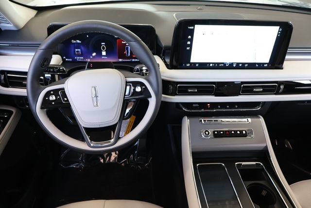 New 2026 Lincoln Aviator AWD image 17