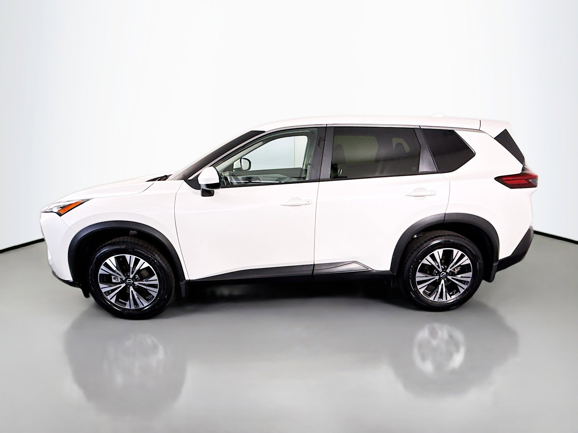 Used 2023 Nissan Rogue SV FWD image 6
