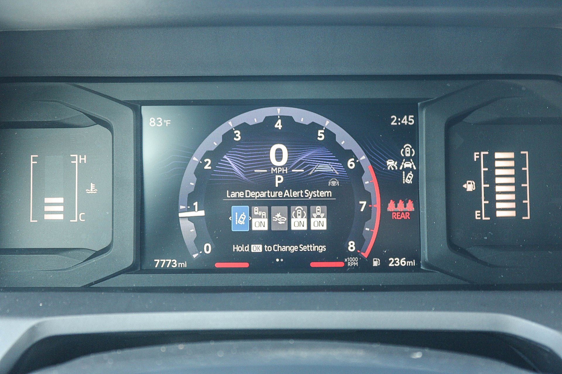 Certified 2025 Toyota Tacoma SR5 AWD/4WD image 24