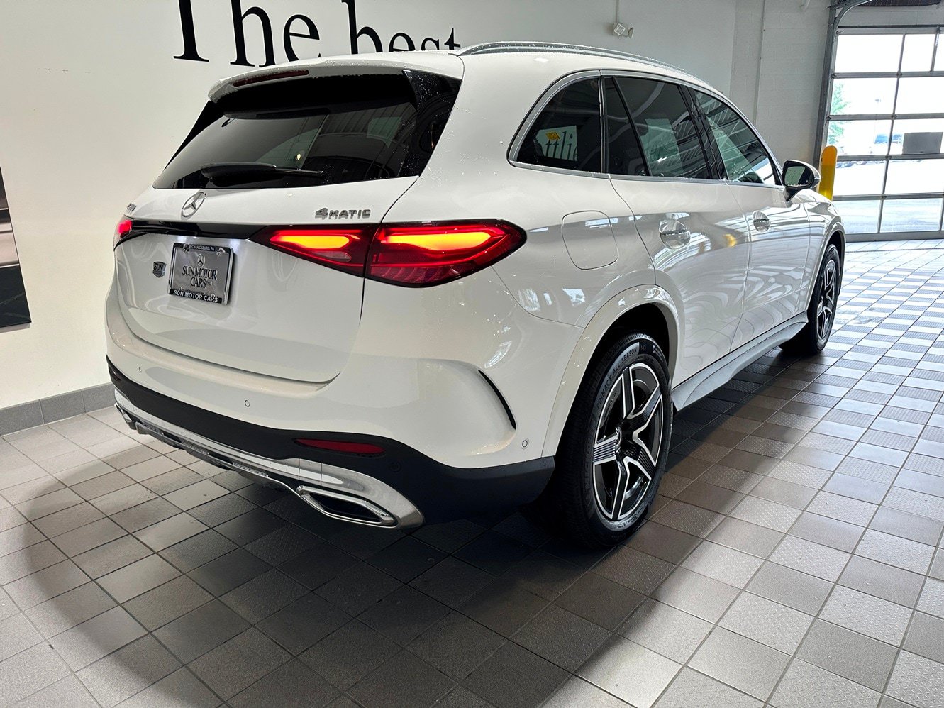 Used 2025 Mercedes-Benz GLC 300 4MATIC image 4