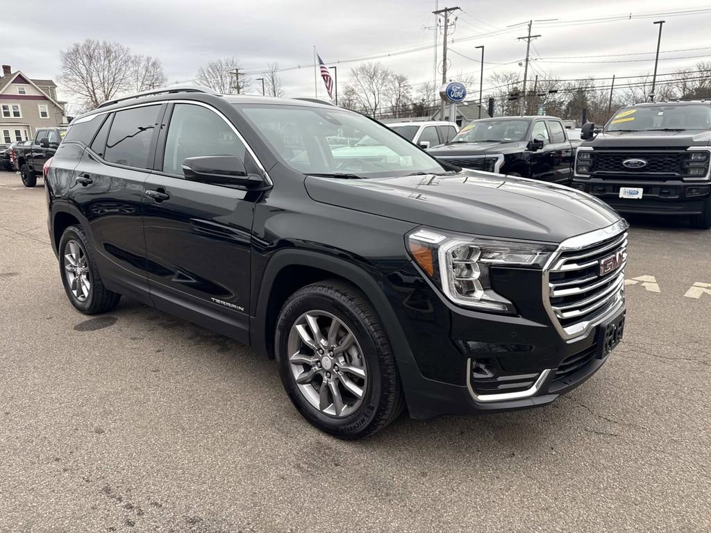 Used 2024 GMC Terrain SLT w/ Infotainment Package II image 11