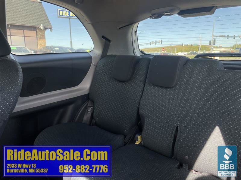 Used 2008 Toyota Yaris 2-Door Hatchback FWD image 12