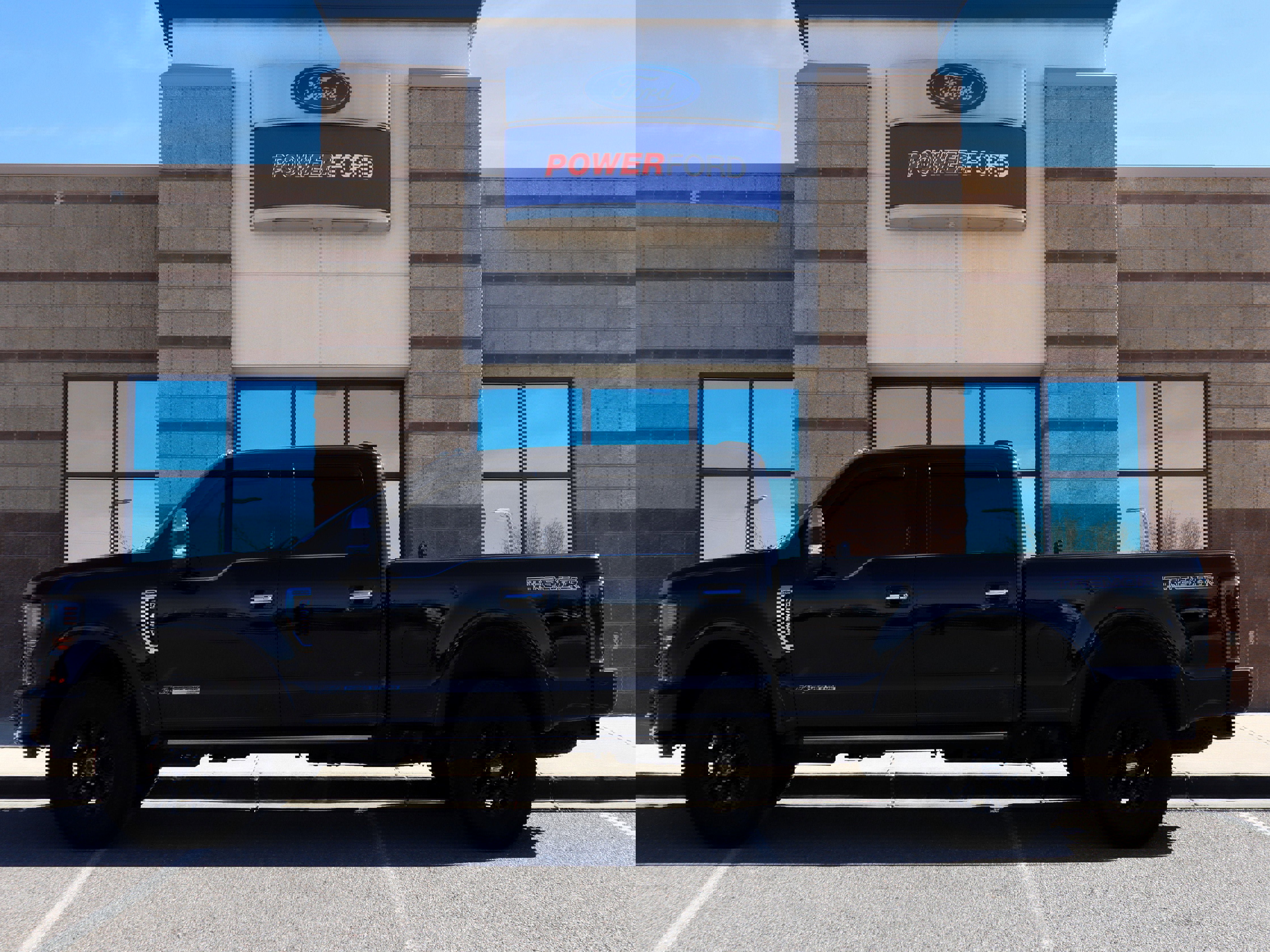 Used 2022 Ford F350 Platinum w/ Tremor Off-Road Package image 9