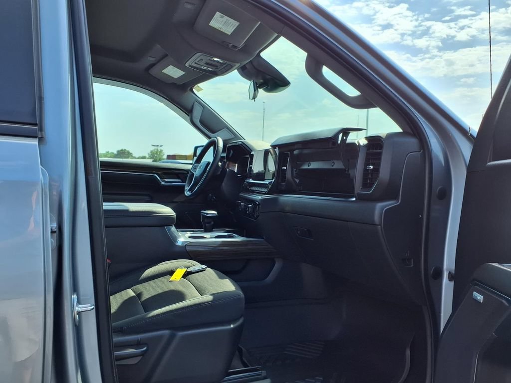 Used 2023 Chevrolet Silverado 1500 LT Trail Boss w/ Convenience Package II AWD/4WD image 25