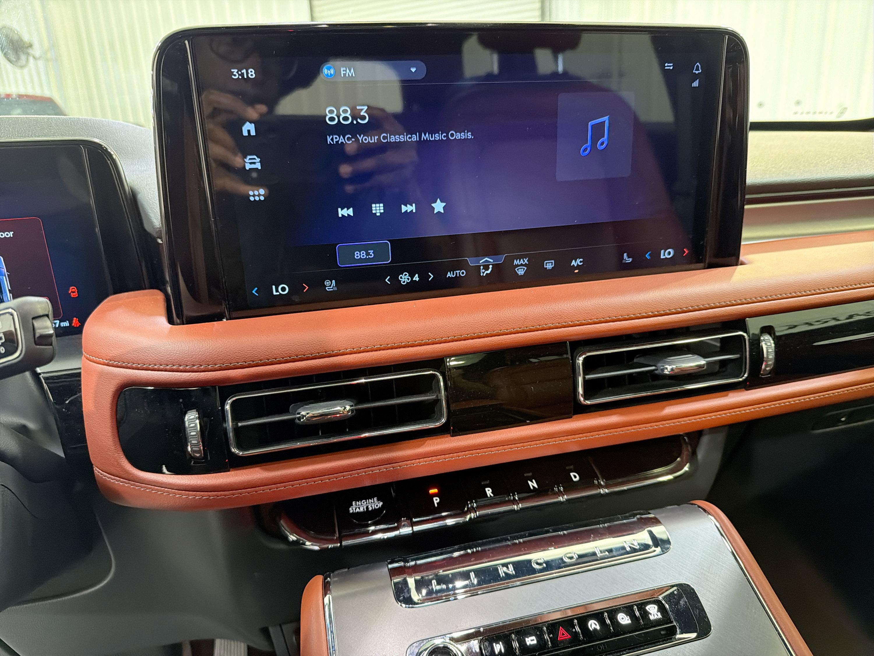 Used 2025 Lincoln Aviator Reserve w/ Illumination Package image 17