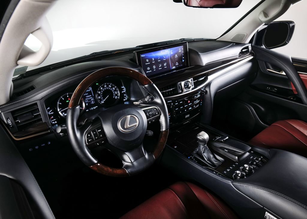 Used 2018 Lexus LX 570 4WD image 23