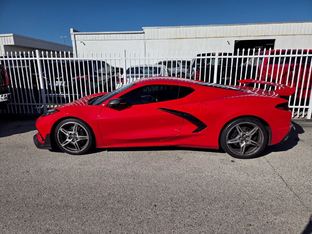 Used 2021 Chevrolet Corvette Stingray Premium Cpe w/ Z51 Performance Package RWD image 4