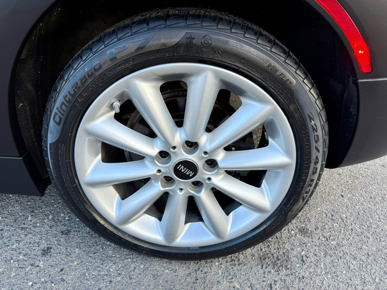 Used 2019 MINI Cooper Clubman S image 11