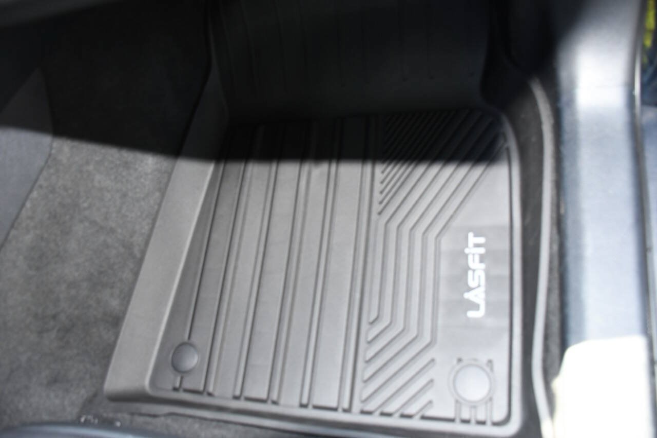 Used 2023 Toyota Camry XSE FWD image 33