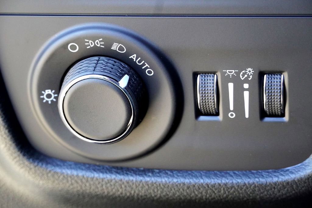 New 2025 Jeep Grand Cherokee L Altitude image 21