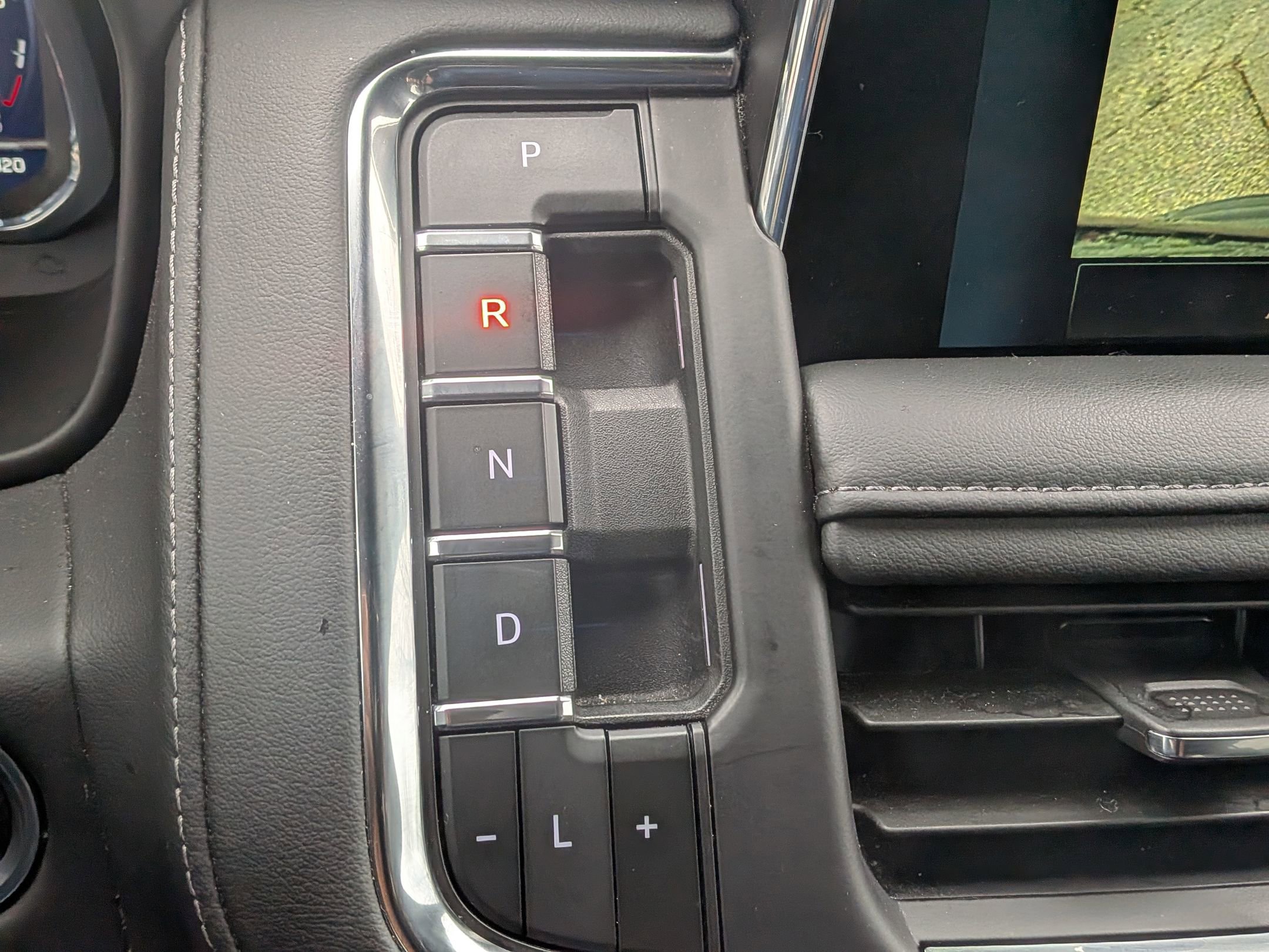 Used 2024 Chevrolet Tahoe LT AWD/4WD image 31