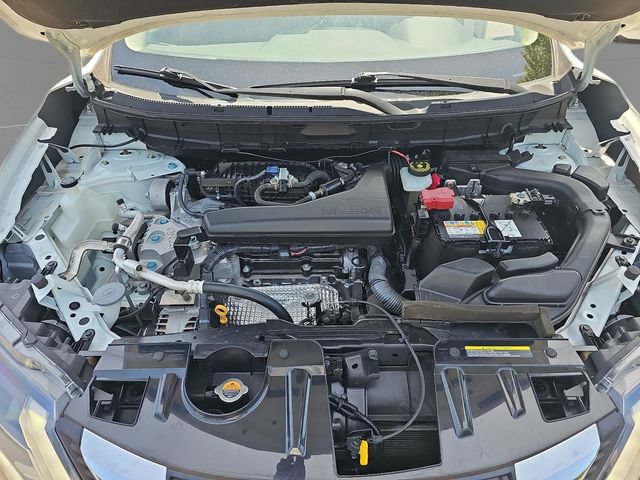 Used 2020 Nissan Rogue SV FWD image 36