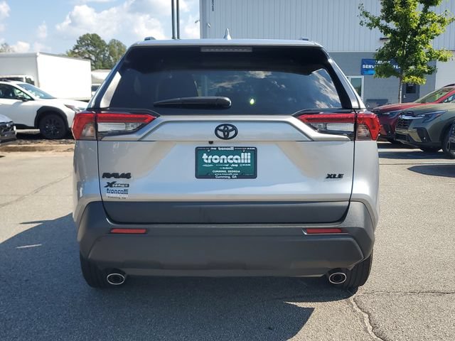 Used 2021 Toyota RAV4 XLE w/ Convenience Package FWD image 5