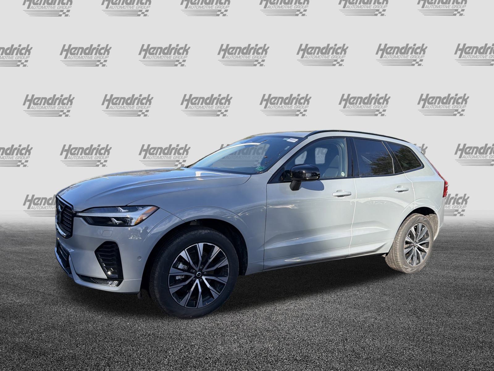 Certified 2025 Volvo XC60 B5 Plus image 7