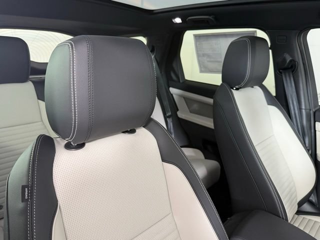 New 2026 Land Rover Discovery Sport Landmark AWD/4WD image 30