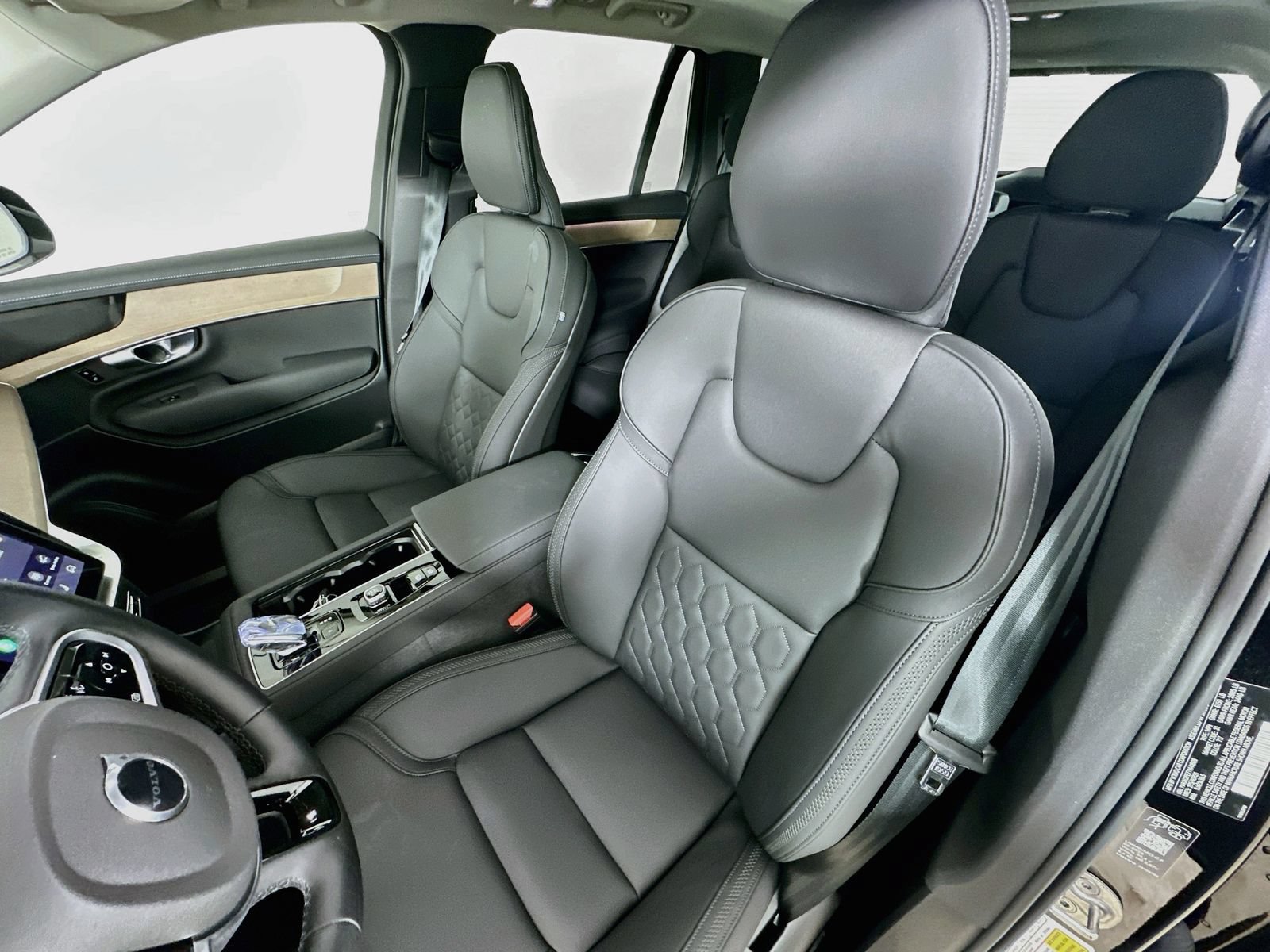 Used 2026 Volvo XC90 B6 Plus w/ Protection Package Premier AWD/4WD image 33