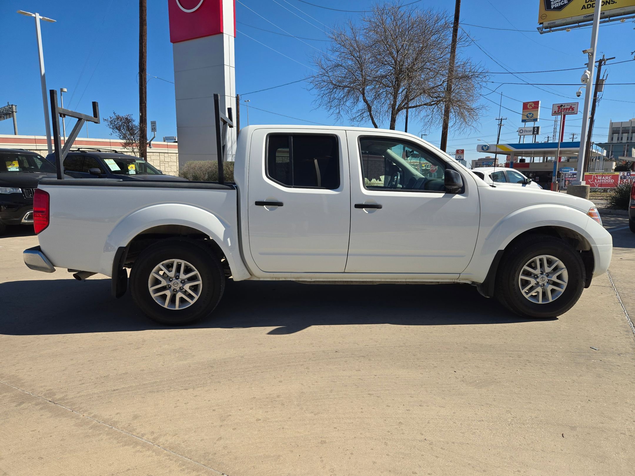 Used 2019 Nissan Frontier SV w/ Value Truck Package image 2