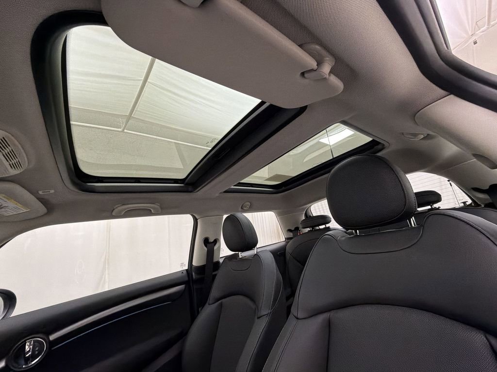 Certified 2024 MINI Cooper SE image 23