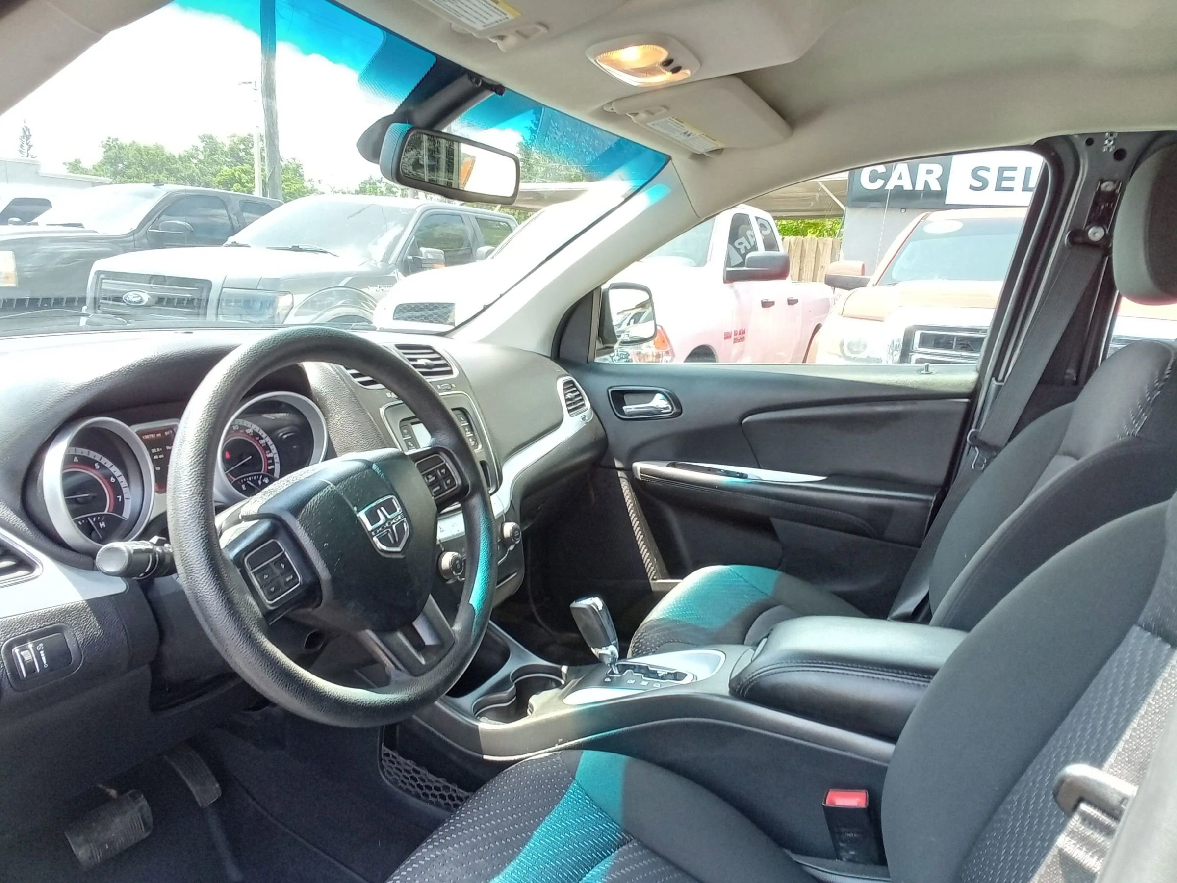 Used 2019 Dodge Journey SE w/ Comfort & Convenience Group image 10