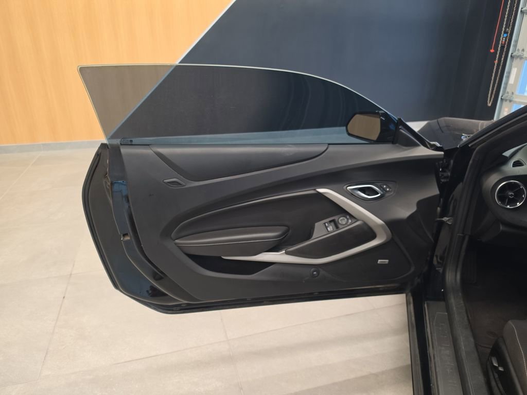 Used 2020 Chevrolet Camaro LT w/ RS Package RWD image 15
