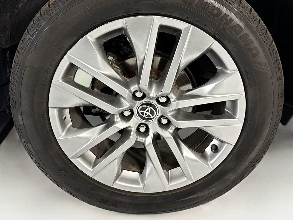 Used 2023 Toyota RAV4 XLE Premium FWD image 33