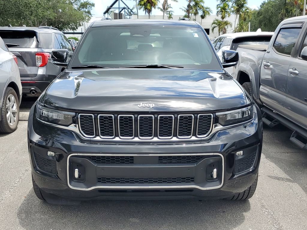 Used 2023 Jeep Grand Cherokee Overland AWD/4WD image 2