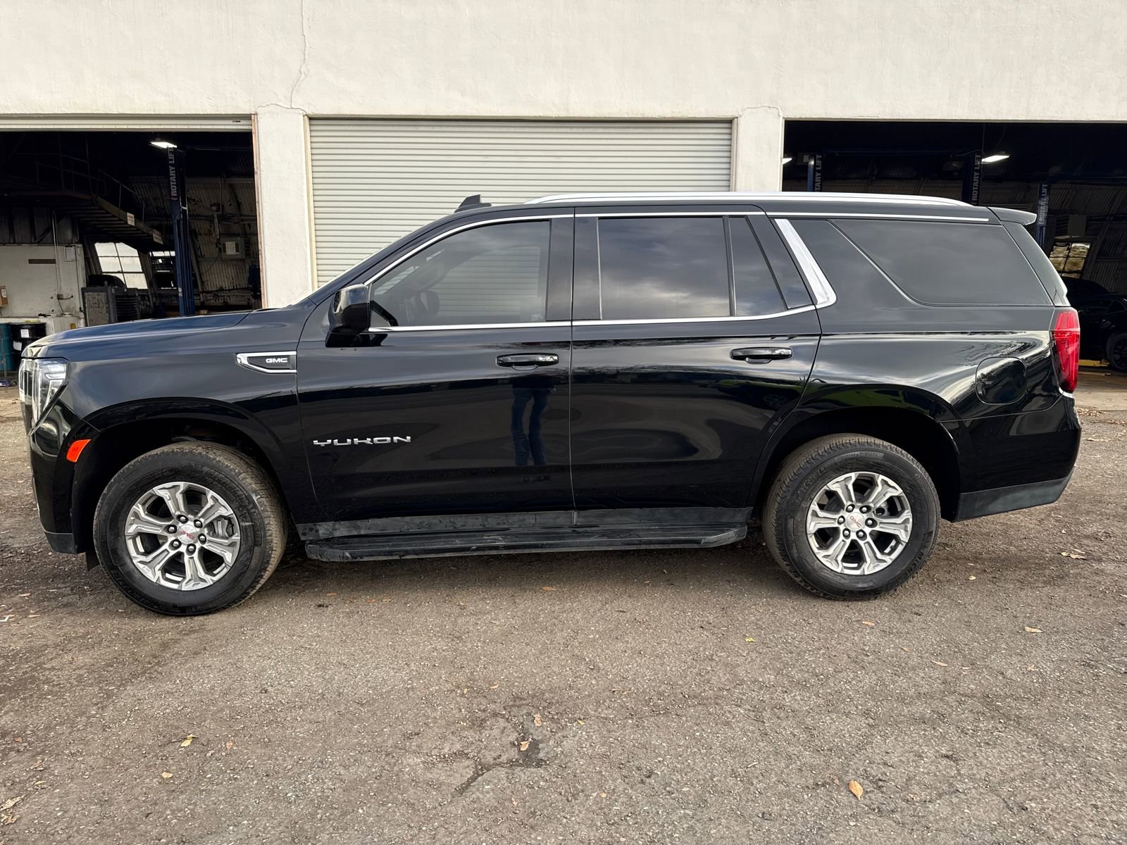 Used 2024 GMC Yukon SLE w/ Gmc Pro Safety Plus Package RWD video 2