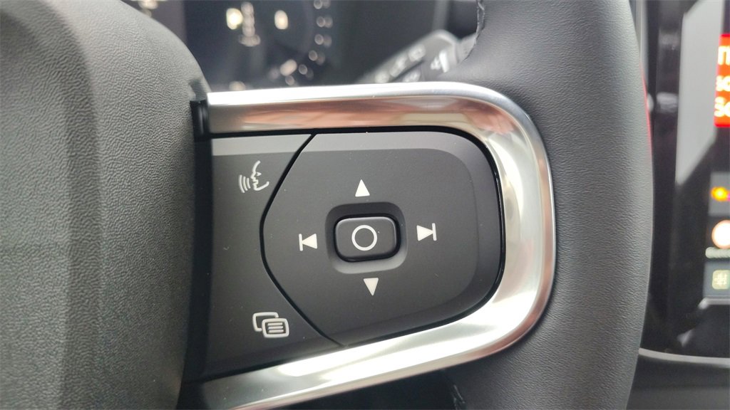 New 2026 Volvo XC40 B5 Core w/ Climate Package image 15