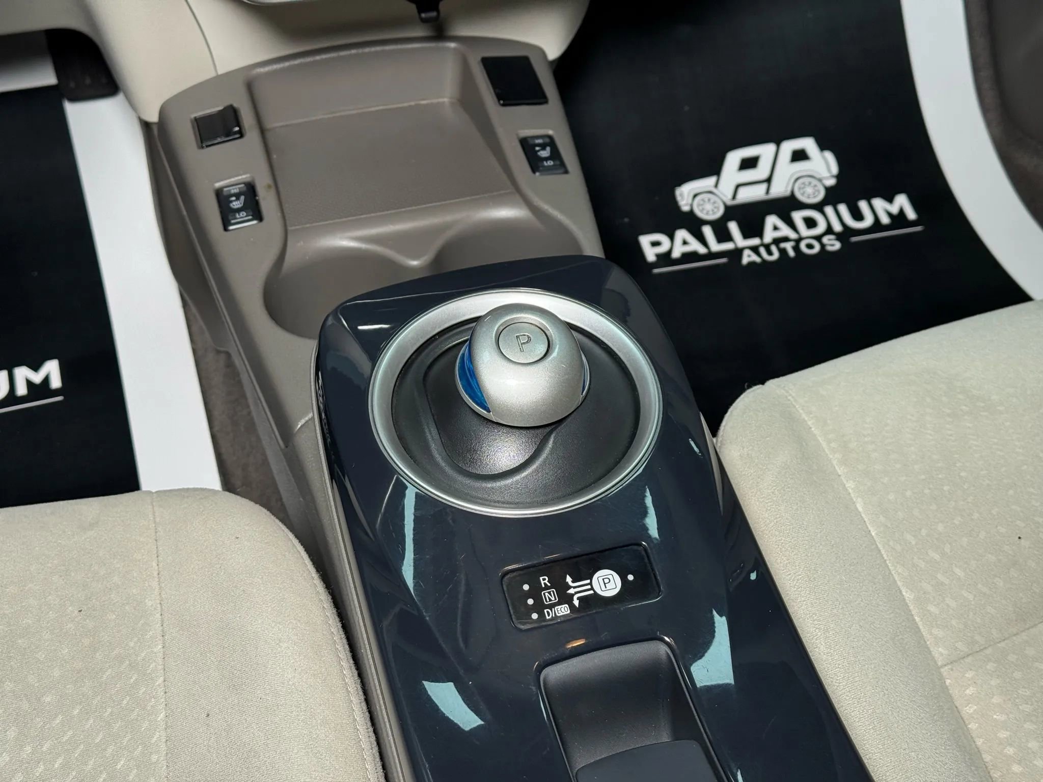 Used 2012 Nissan Leaf SV image 25