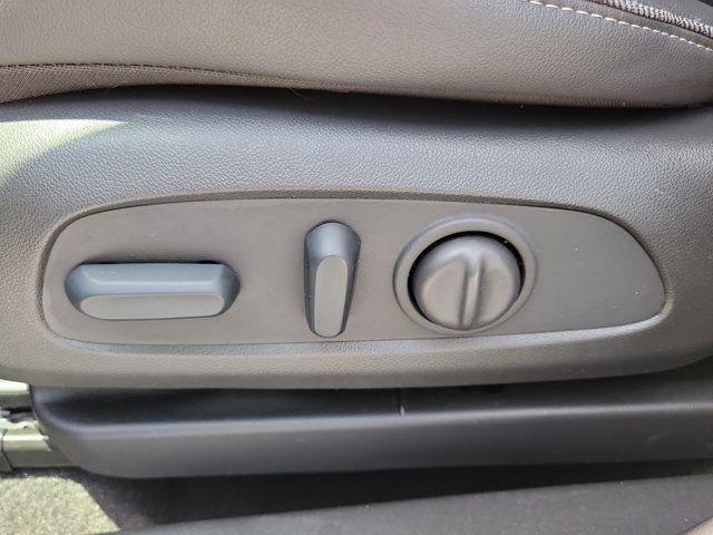 Used 2023 Buick Encore GX Essence w/ Experience Buick Package FWD image 12